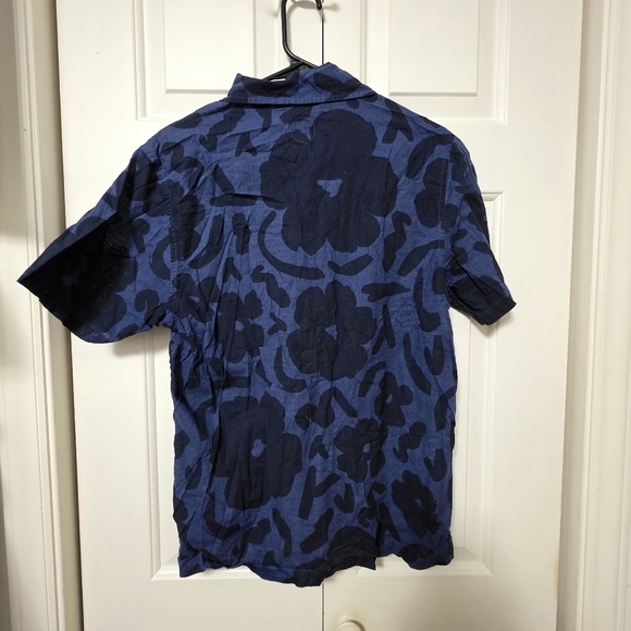 Common People Navy Blue Floral Men's Shirt Size Small - Picture 2 of 7